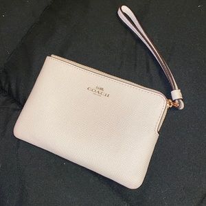 COACH WRISTLET! 🤍
